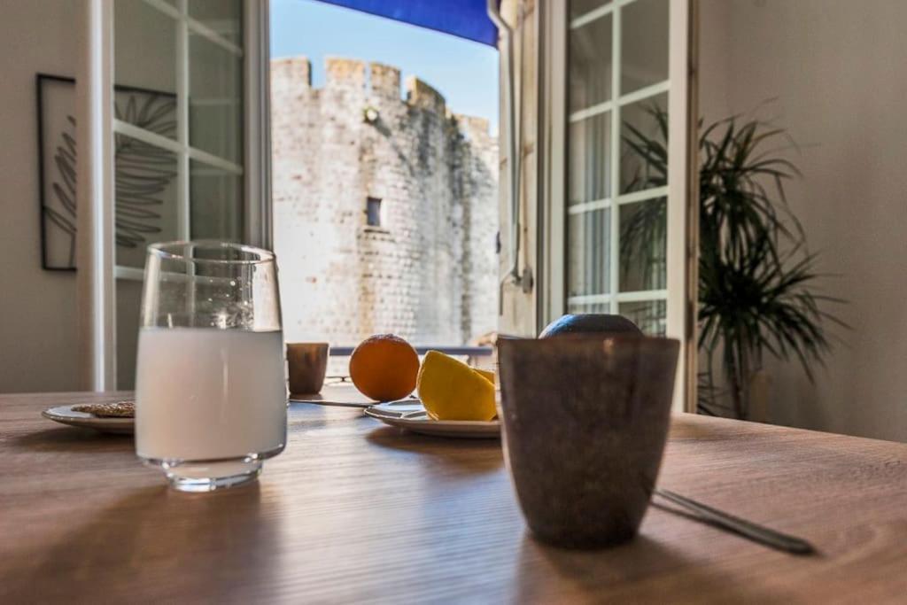 Lesehan Appartement Aigues Mortes Vue Remparts Aigues-Mortes Exterior foto